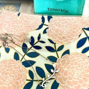 Tiffany & Co. Paloma Picasso Olive Leaf Vine Necklace 18" Silver w/ Pouch